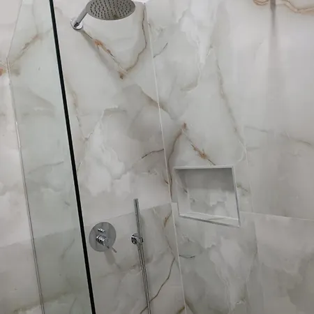 Hotel Fitimi *