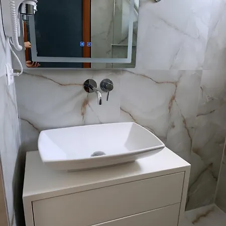 Fitimi Hotel